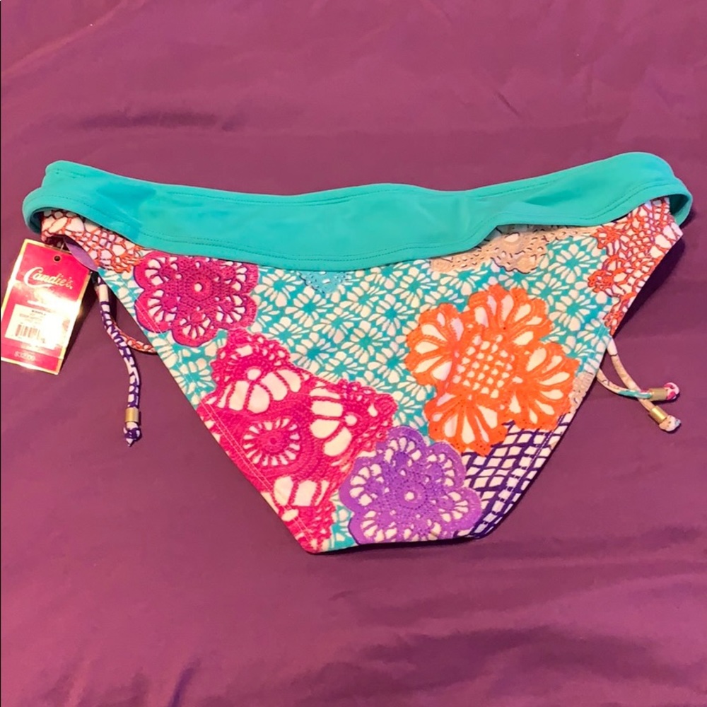 Candie’s swimsuit bottom - Picture 3 of 4